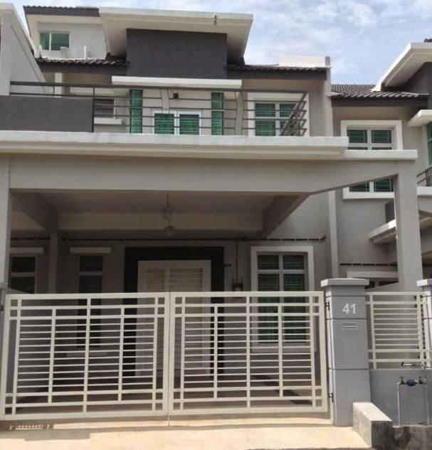 Rumah percutian Dalyahomestay
